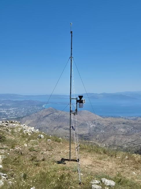 Ο μετεωρολογικός σταθμός στην κορυφή της Πεντέλης 