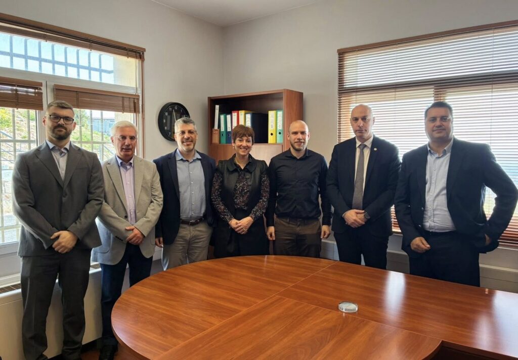 Φωτογραφί από την υπογραφή του Μνημόνιου Συνεργασίας - ΕΑΑ - Κέντρου Αειφορίας για τη Βιώσιμη Ανάπτυξη - 2026